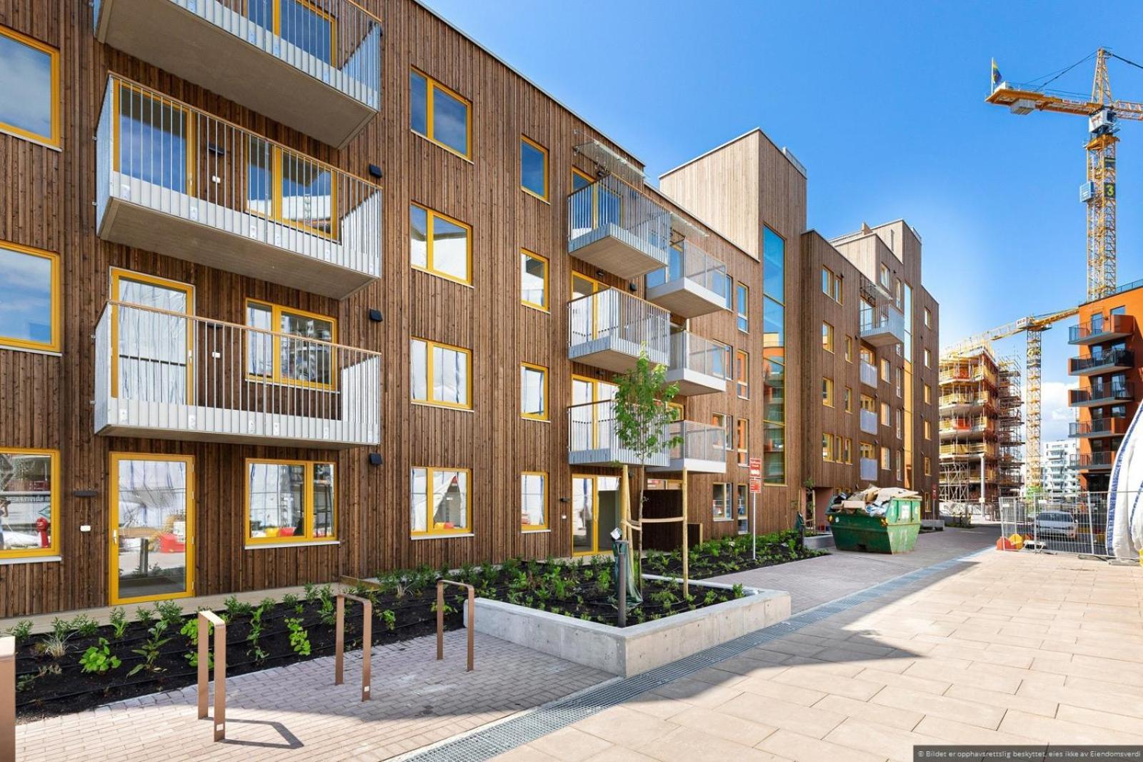 New Modern 2 With 2 Beds & Free Parking
