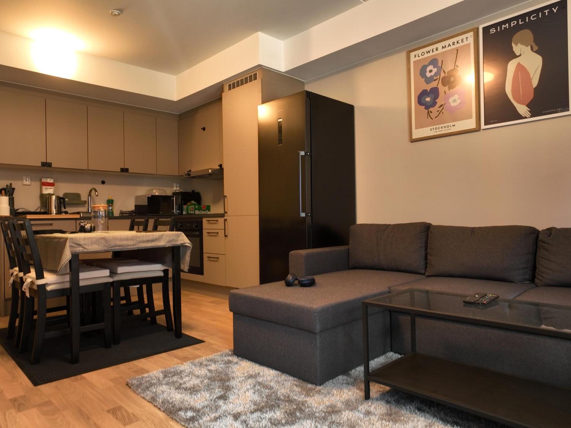 New Modern 2 With 2 Beds & Free Parking *