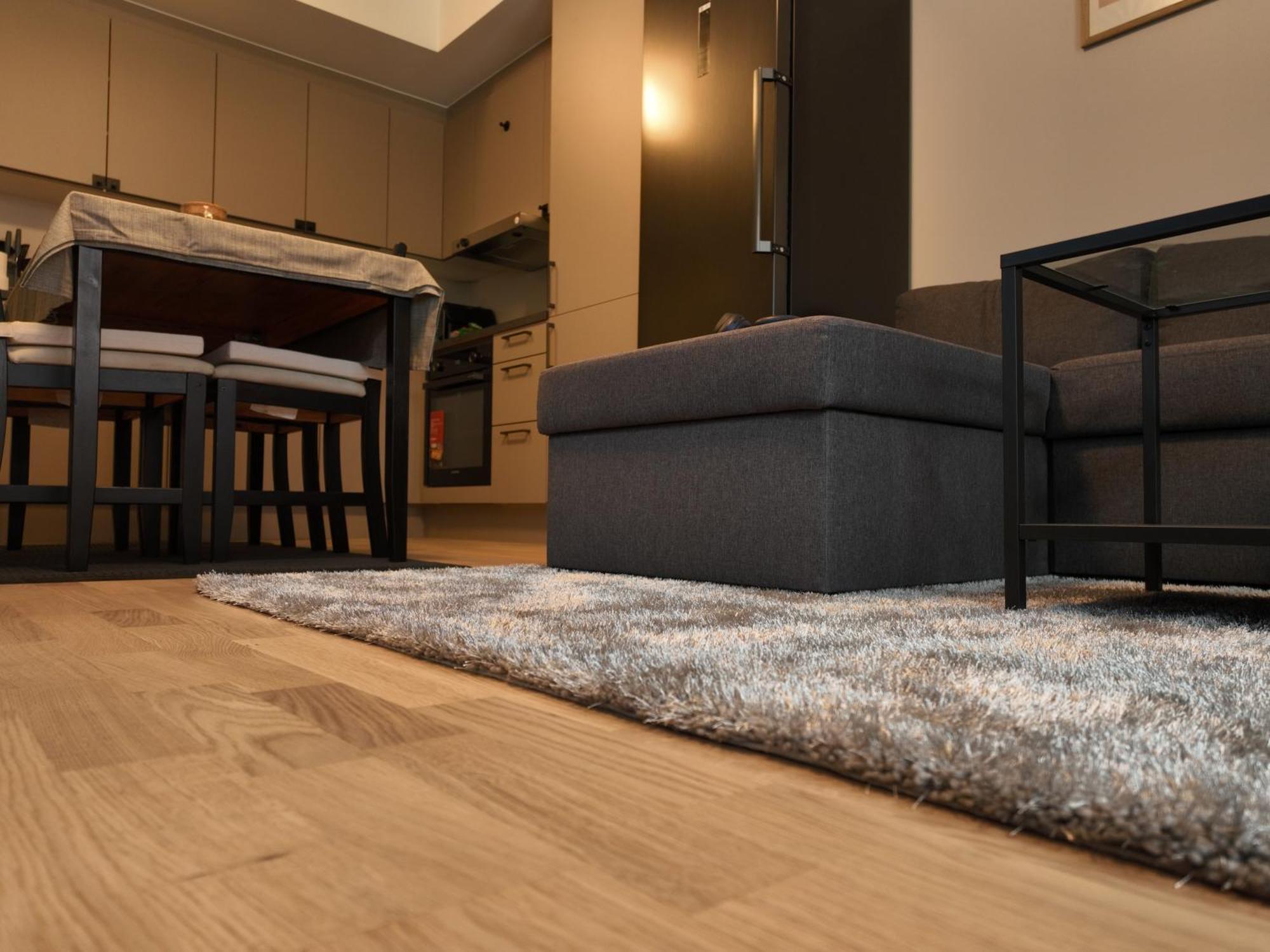 New Modern 2 With 2 Beds & Free Parking Apartment