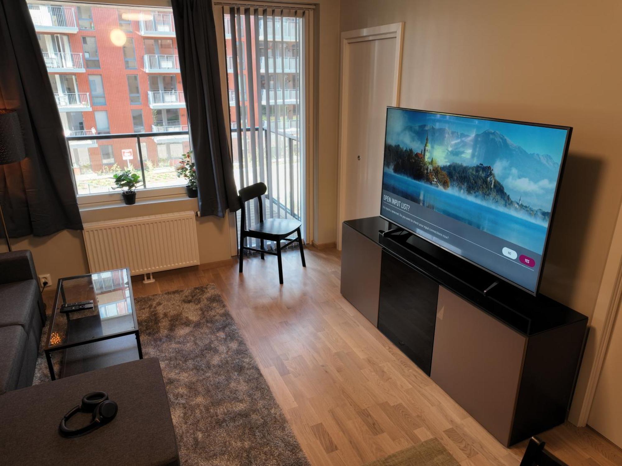 New Modern 2 With 2 Beds & Free Parking *