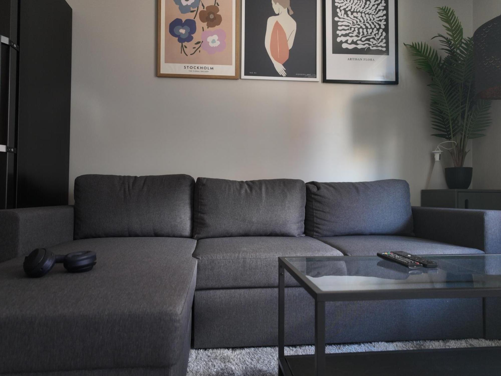 New Modern 2 With 2 Beds & Free Parking