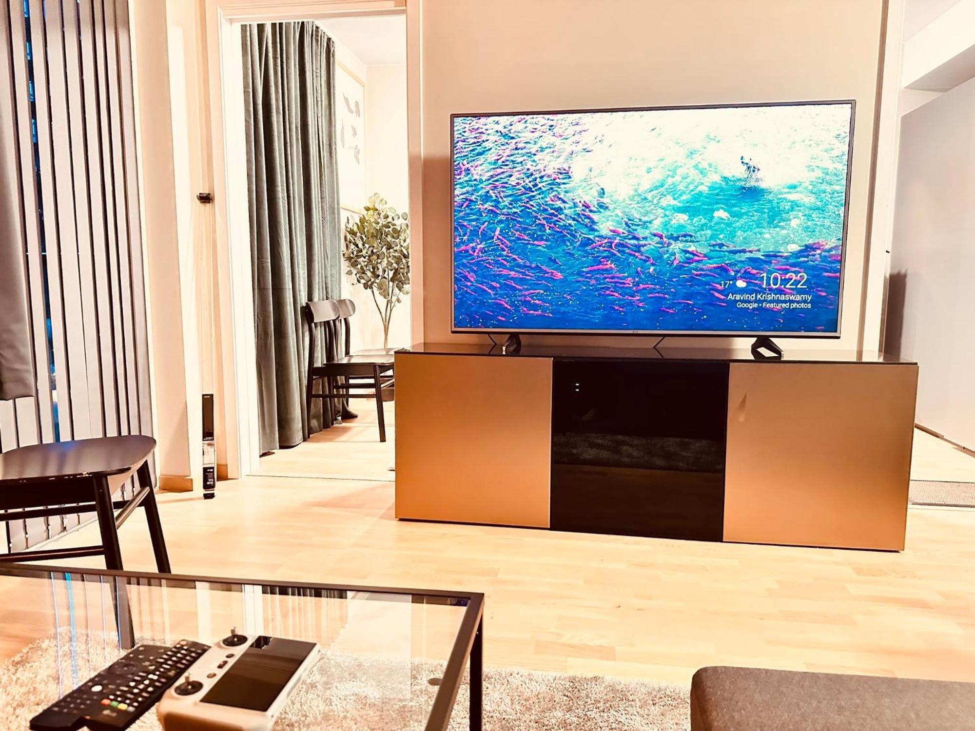 New Modern 2 With 2 Beds & Free Parking Apartment