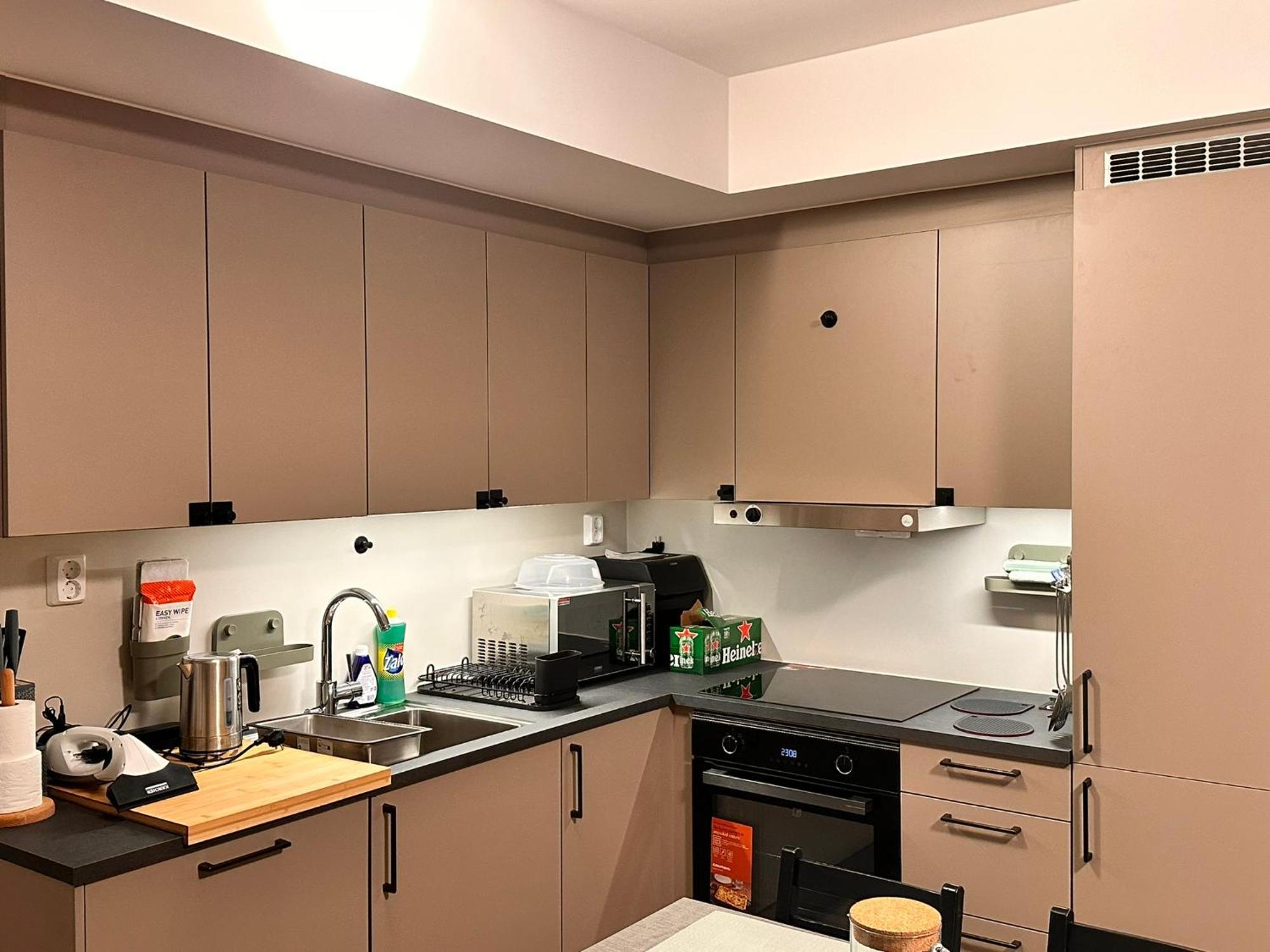 New Modern 2 With 2 Beds & Free Parking Apartment