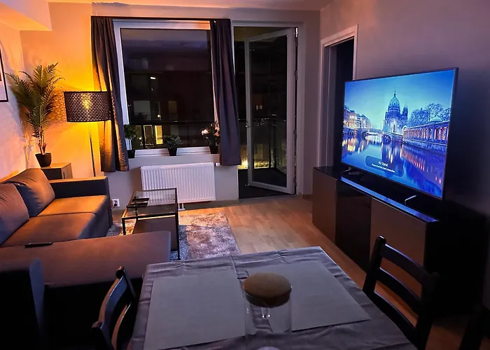 New Modern 2 Room Apartment With 2 Beds & Free Parking