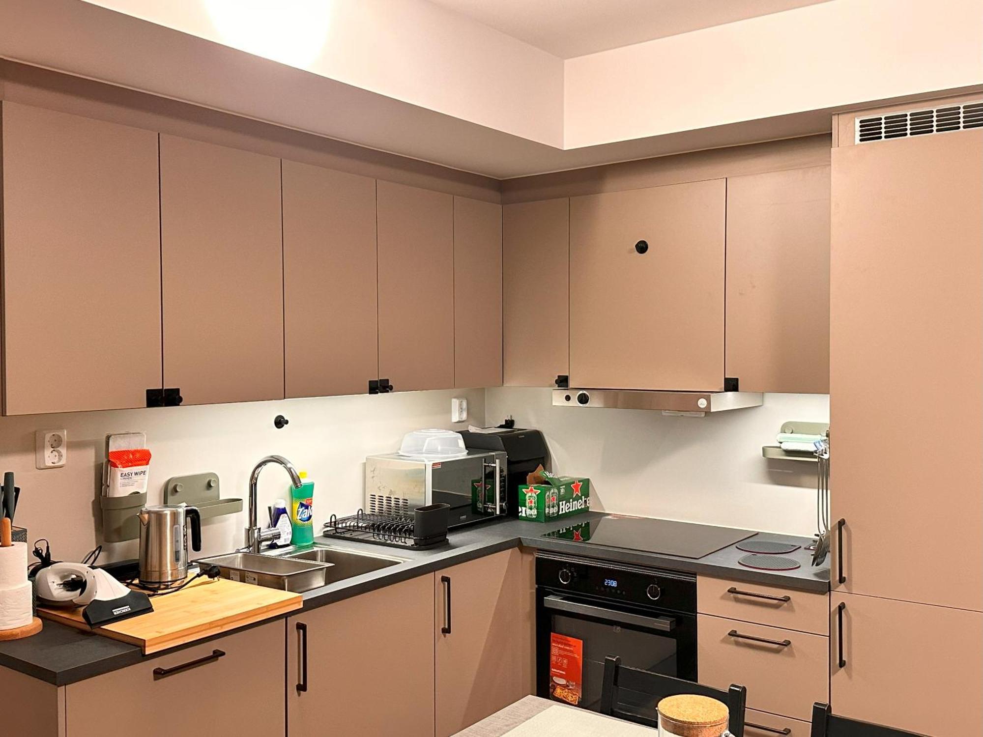 New Modern 2 With 2 Beds & Free Parking