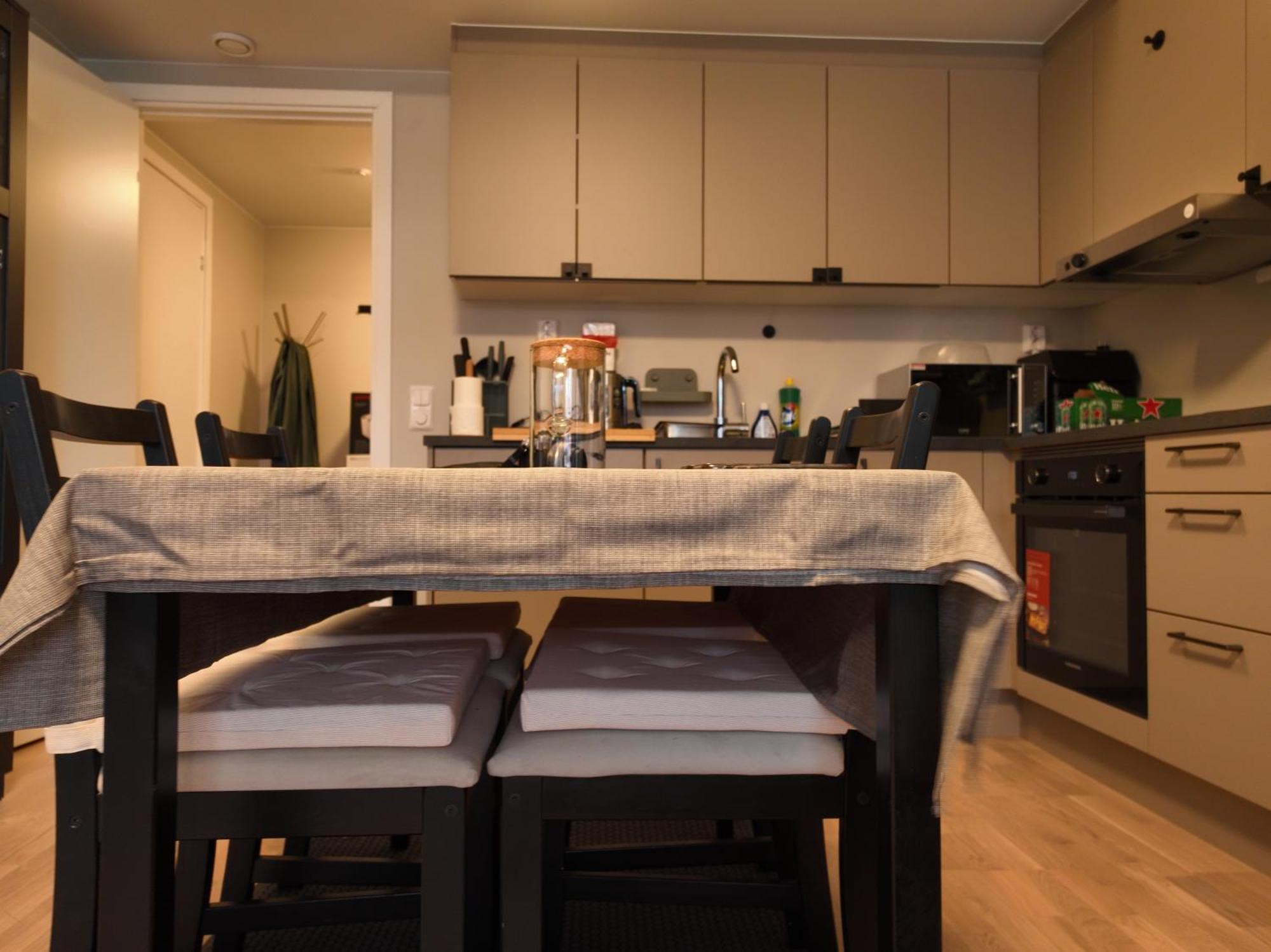 New Modern 2 With 2 Beds & Free Parking *