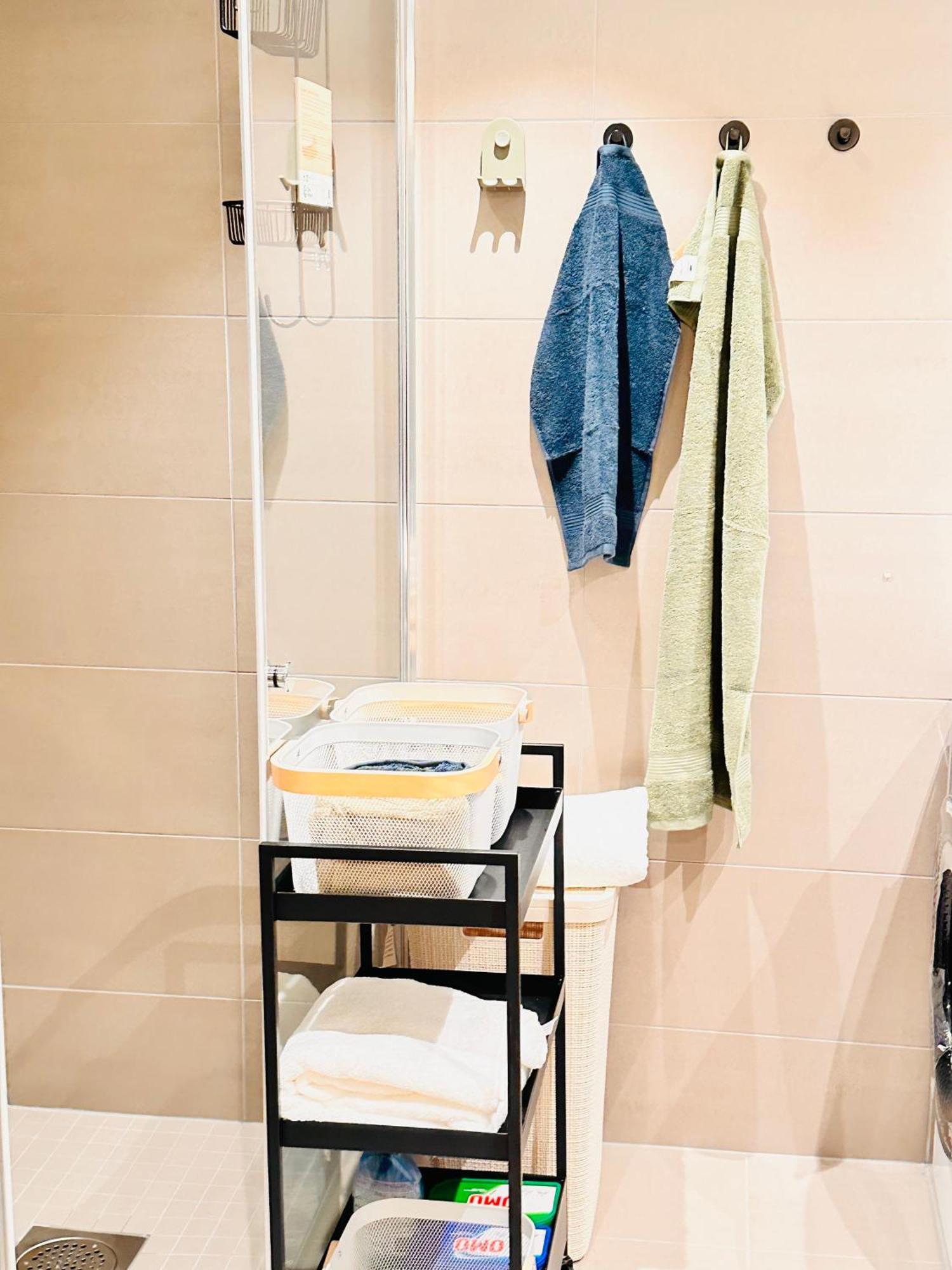 New Modern 2 With 2 Beds & Free Parking Lejlighed *